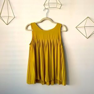 (3/$21) Flowy Pleated Sleeveless Blouse